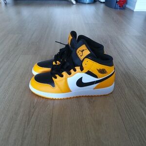 Nike Dunks Black and Yellow Sneakers High Top